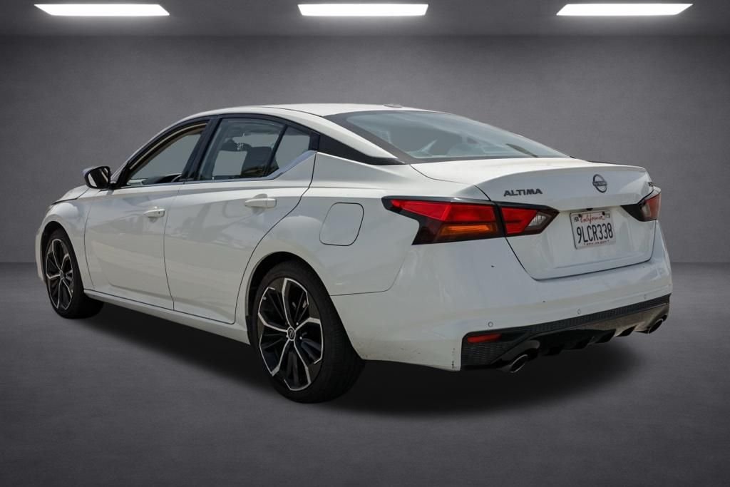 Used 2024 White Nissan 2.5 SR image 5