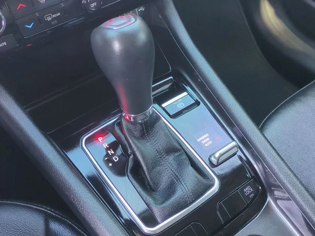 Used 2022 Red Jeep Latitude Lux image 38