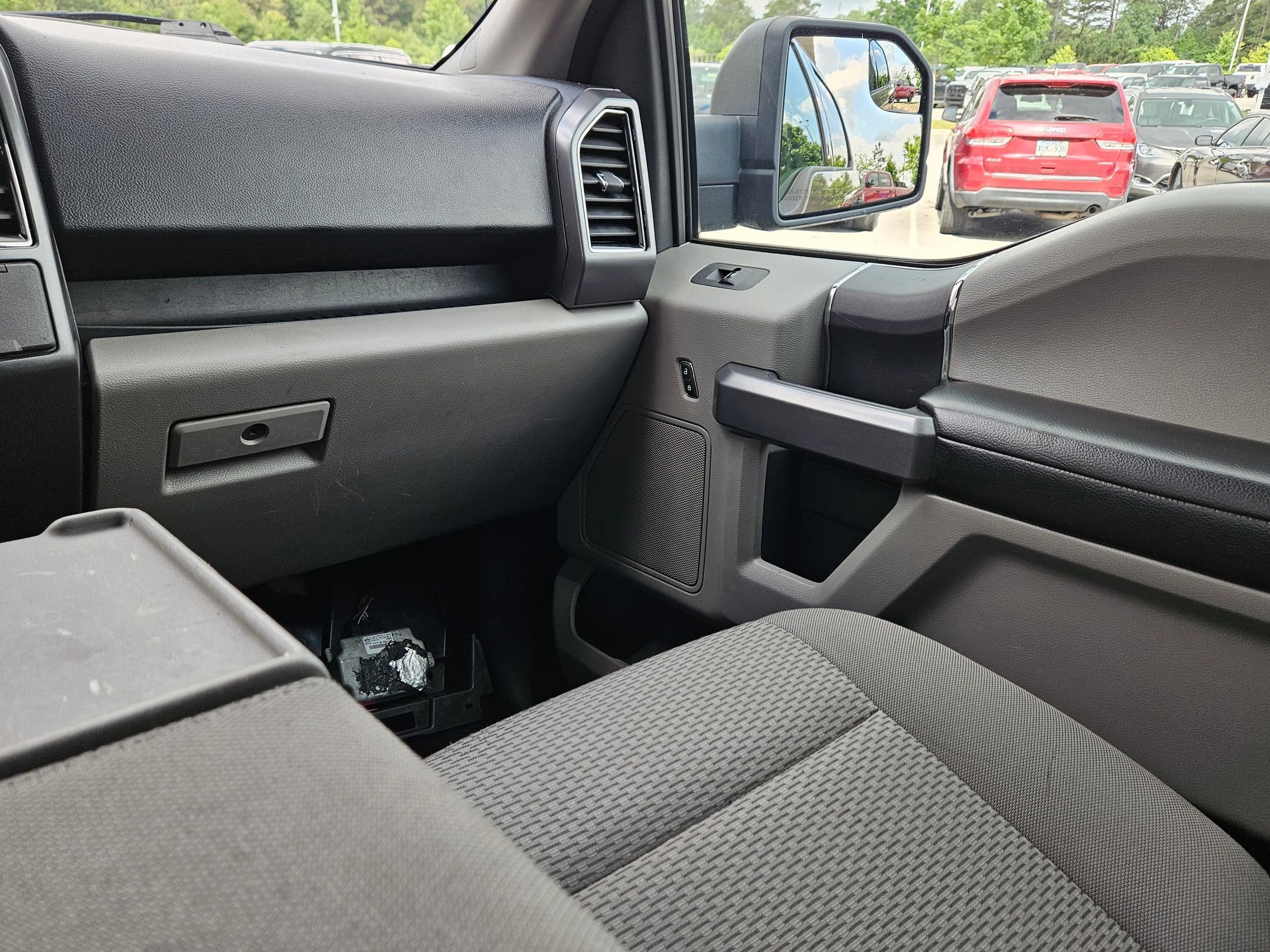 Used 2018 Stone Gray Ford XLT image 11