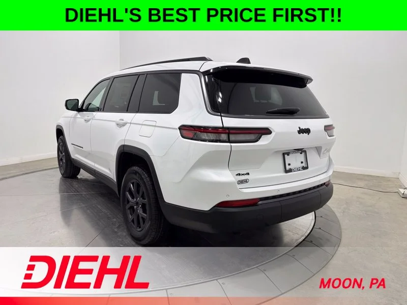 New 2027 Bright White Clear-Coat Paint Jeep Laredo Altitude image 5
