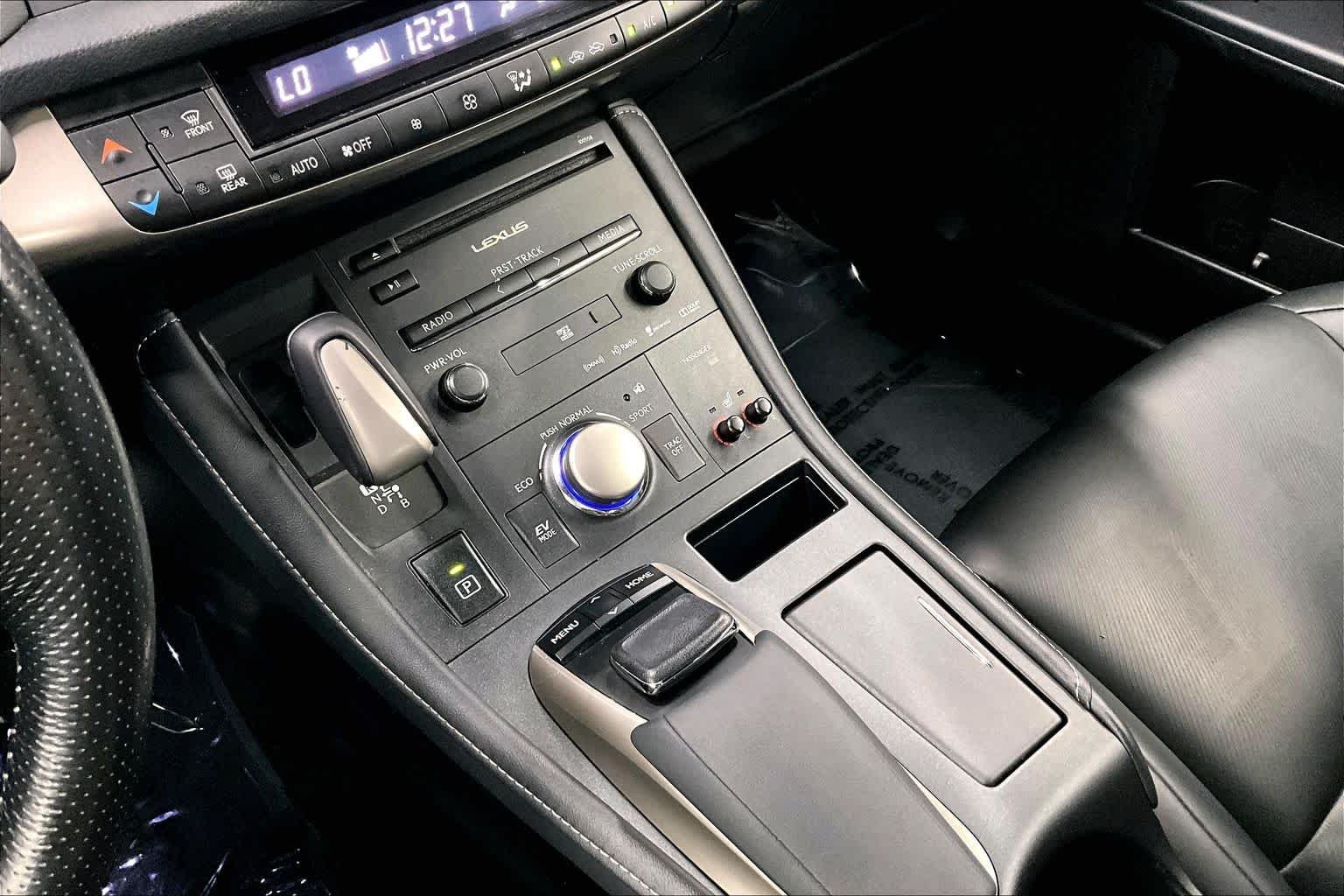 Used 2017 Obsidian Lexus  image 16