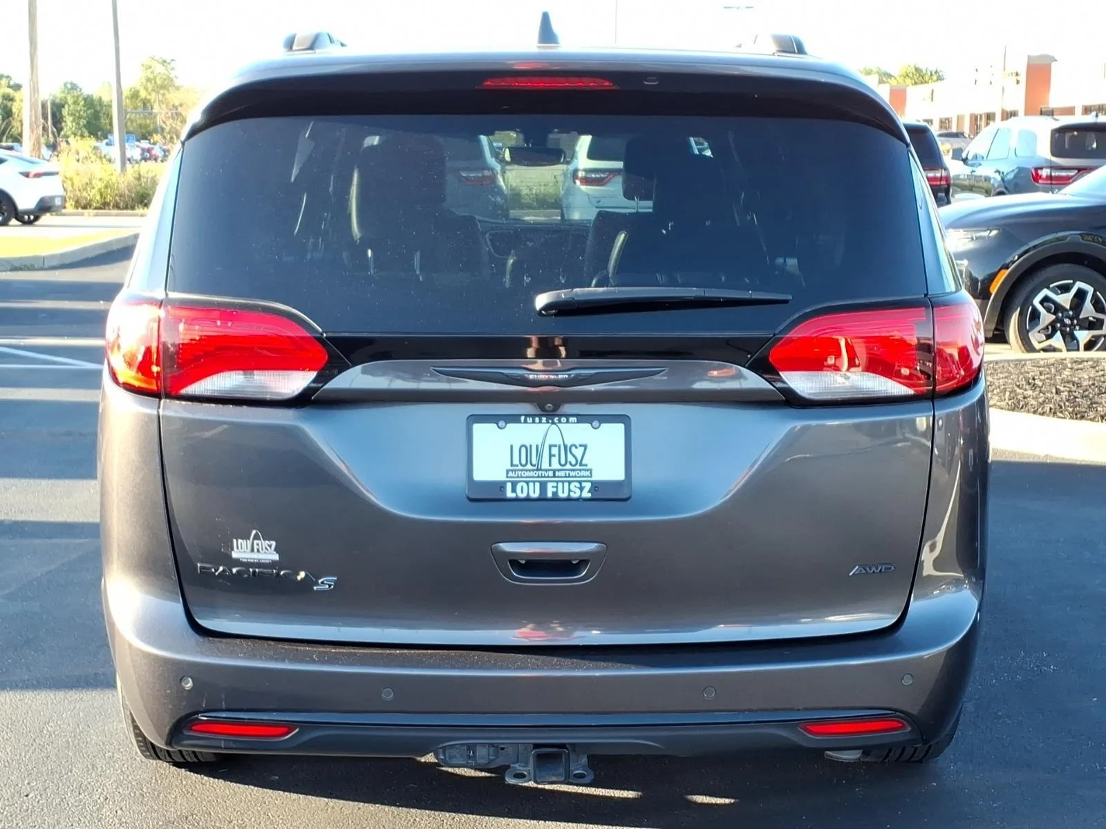 Used 2020 Granite Crystal Metallic Clearcoat Chrysler Launch Edition image 31