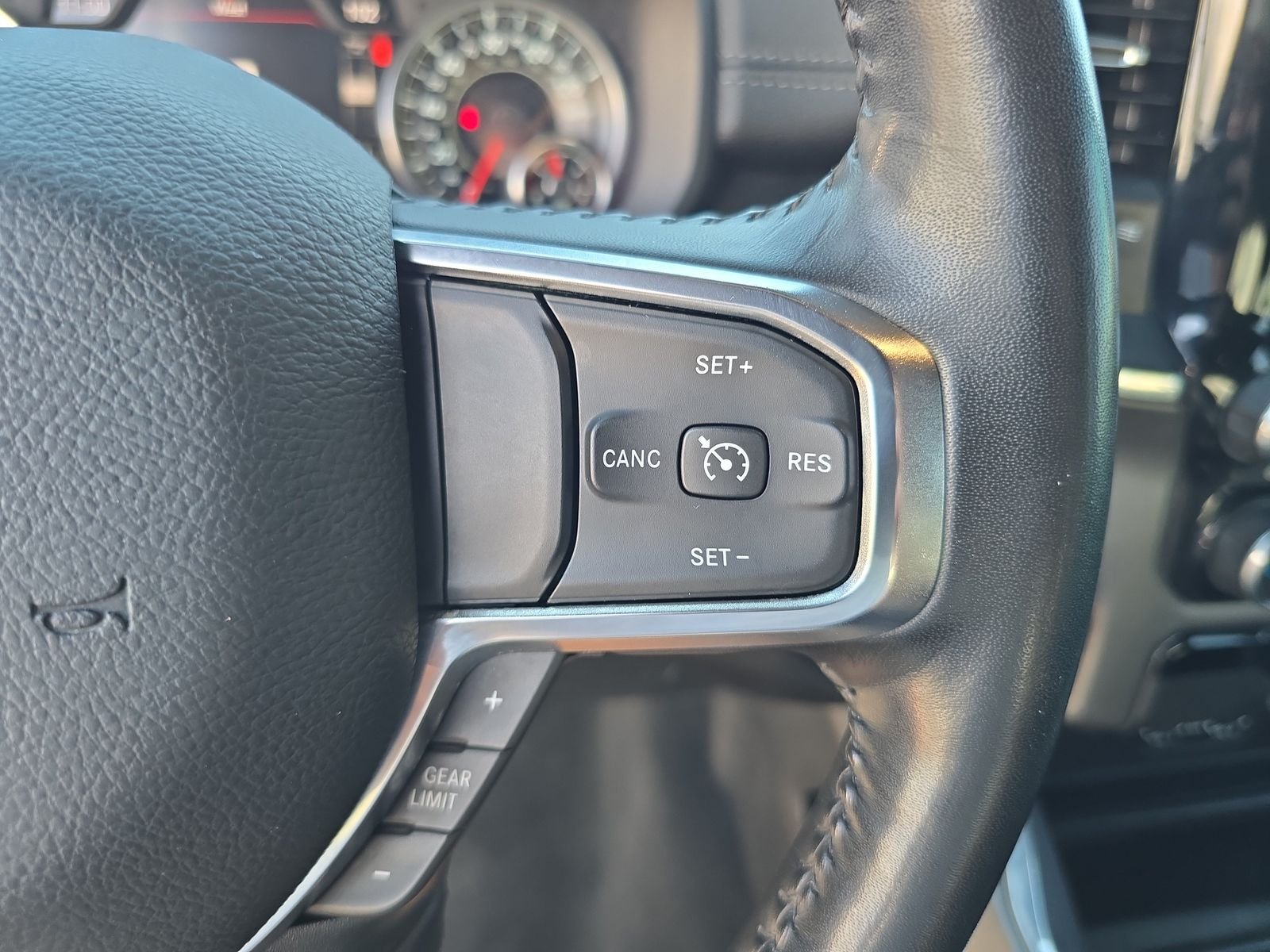 2024 RAM Ram 1500 Pickup Laramie - Photo 23