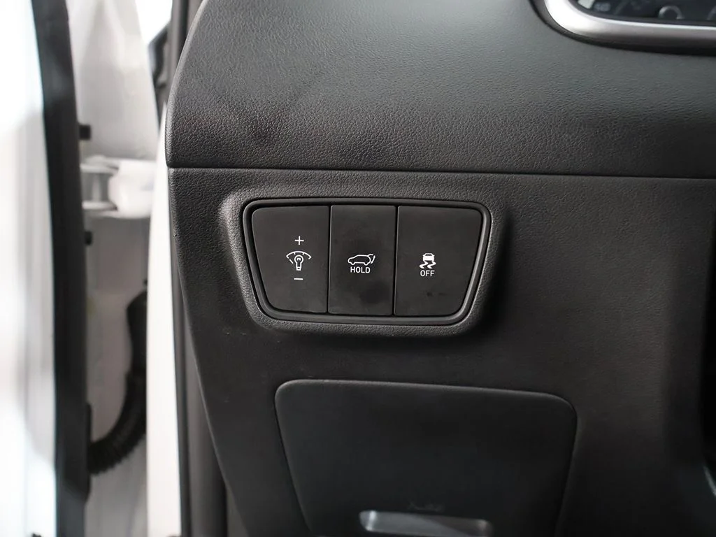 Used 2024 White Pearl Hyundai SEL image 37