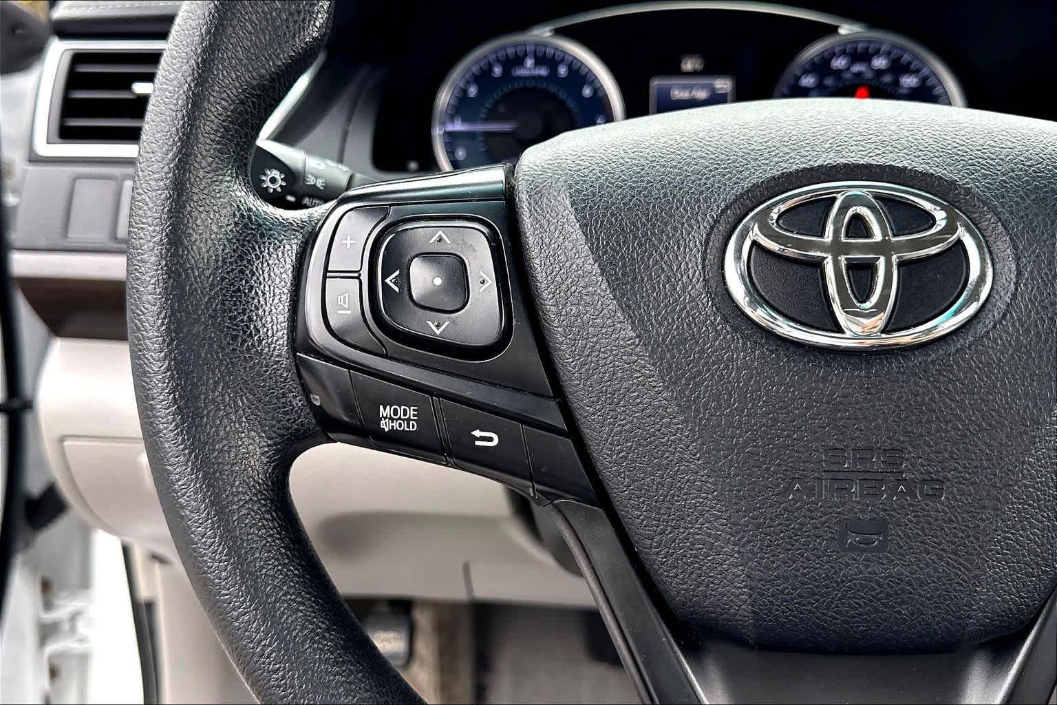 Used 2016 Super White Toyota LE image 24