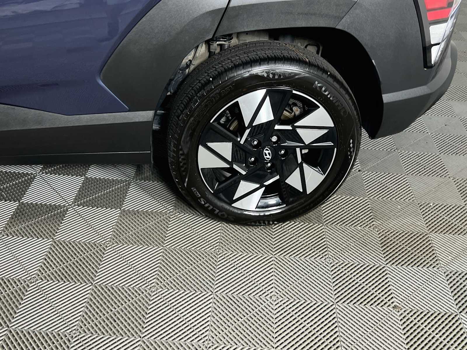 Used 2025 Denim Blue Hyundai SEL Convenience image 31