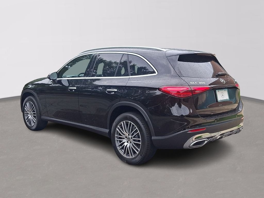 New 2026 Black Mercedes-Benz GLC 300 image 4