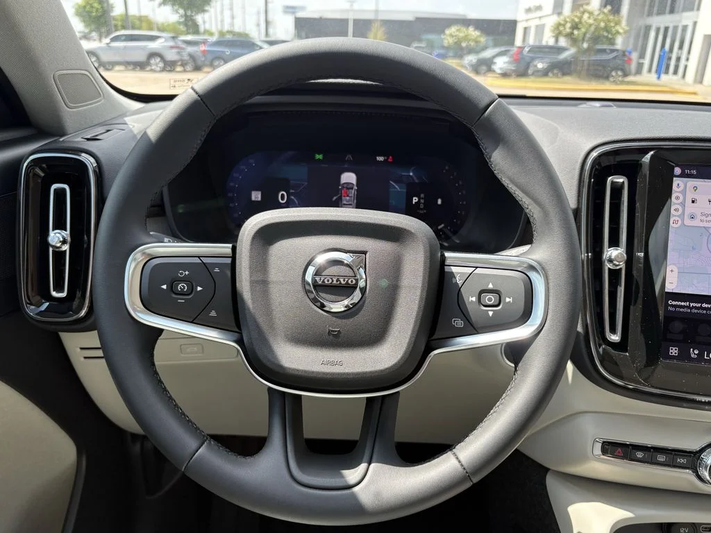2026 Volvo XC40 Plus - Photo 14
