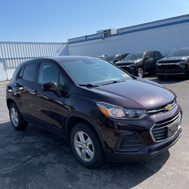 Used 2020 Red Chevrolet LS image 4