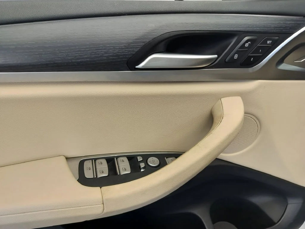 Used 2024 White BMW sDrive30i image 7