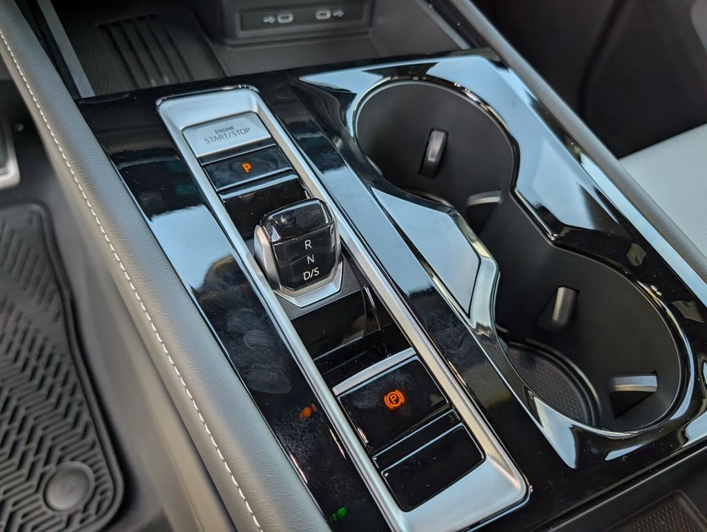 2026 Volkswagen Atlas Cross Sport SEL R-LINE - Photo 11