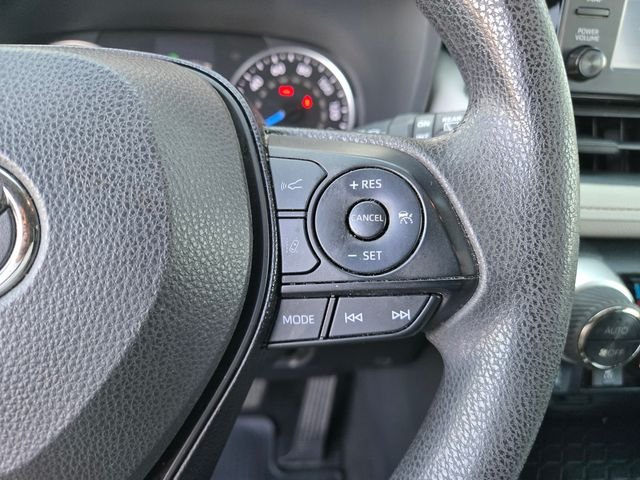Used 2019 Silver Toyota XLE image 18