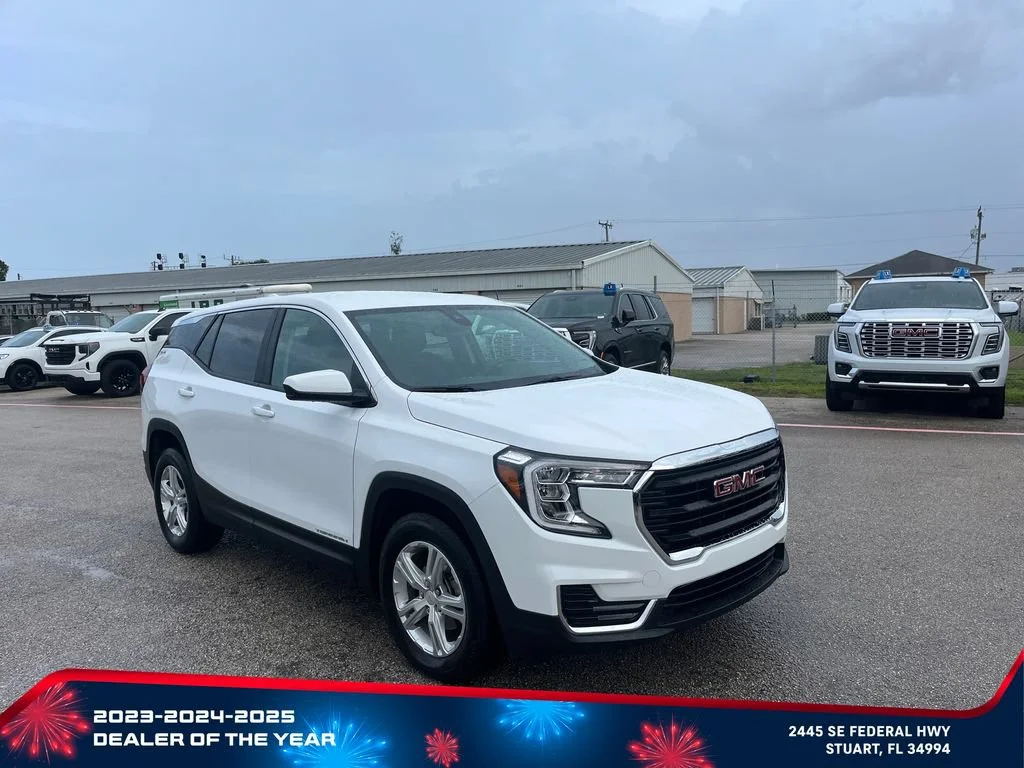 Used 2024 Summit White GMC SLE image 2