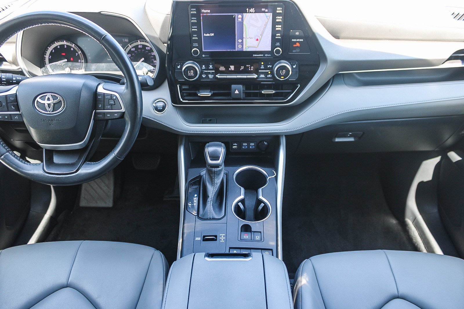 Used 2022 Wind Chill Pearl Toyota XLE image 12