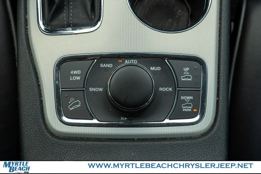 Used 2020 Diamond Black Jeep Summit image 27