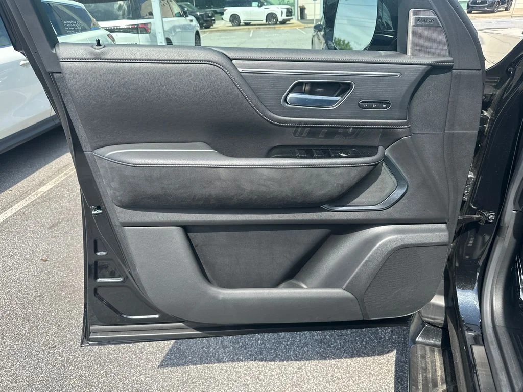 2025 INFINITI QX80 Sensory 4WD - Photo 10