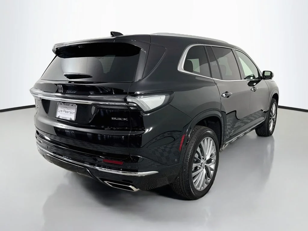 Used 2025 Black Buick Avenir image 9
