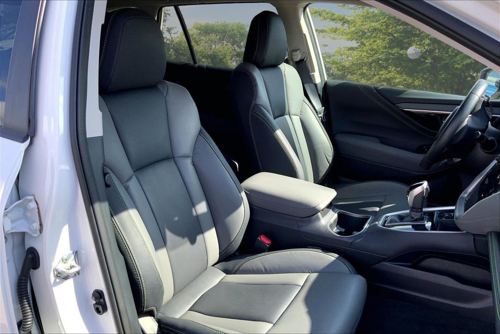 Used 2023 White Subaru Onyx Edition image 28