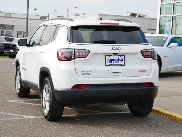 Used 2024 White Jeep Latitude image 6
