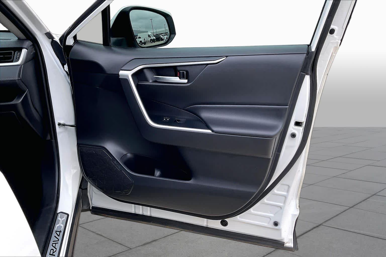 Used 2021 Super White Toyota XLE image 23