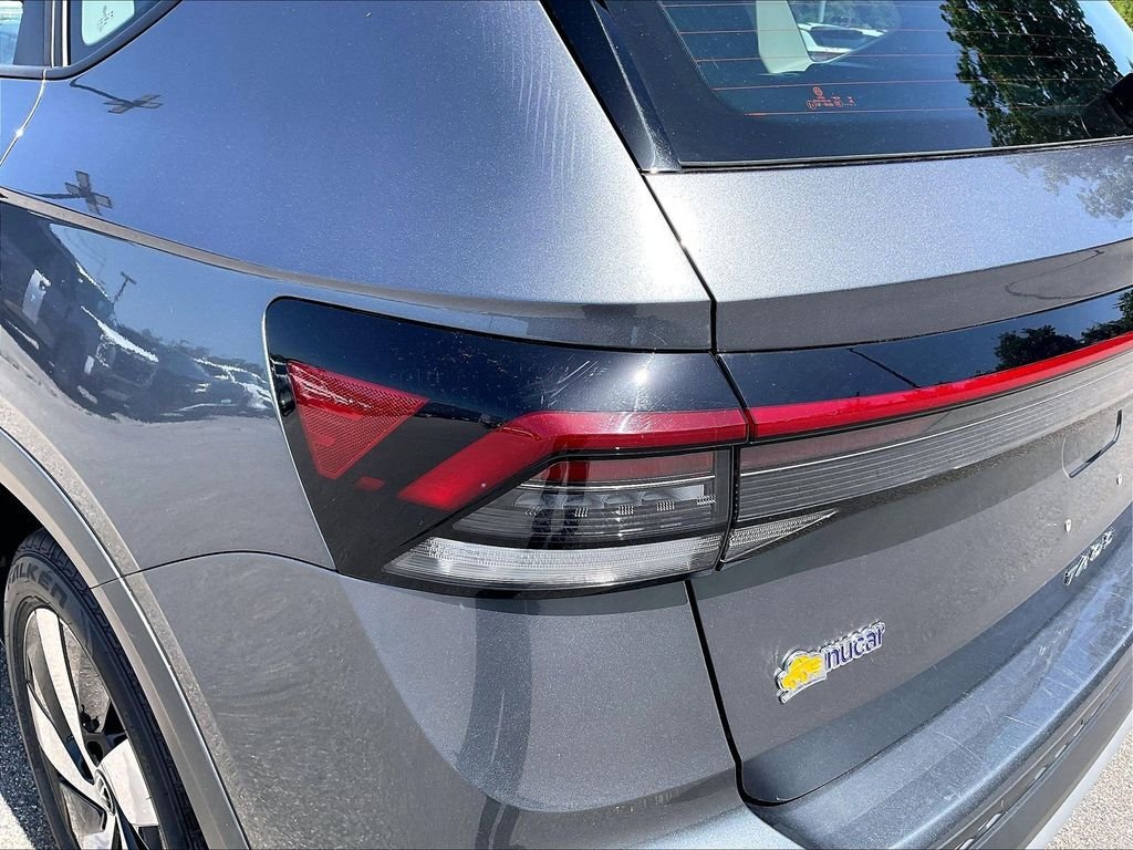 Used 2025 Platinum Gray Metallic Volkswagen 1.5T S image 28