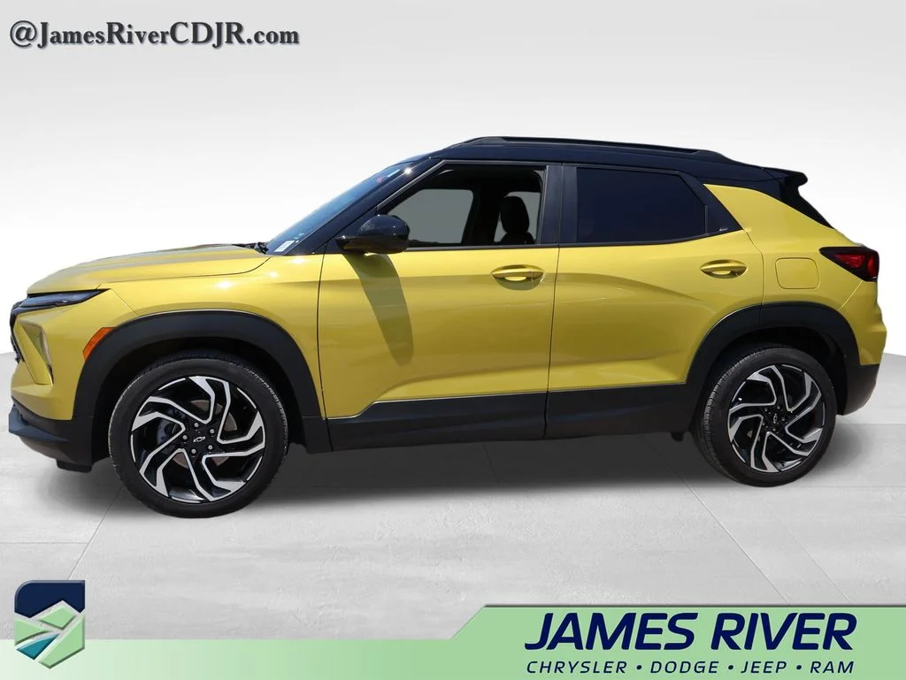 Used 2025 Yellow Chevrolet RS image 2