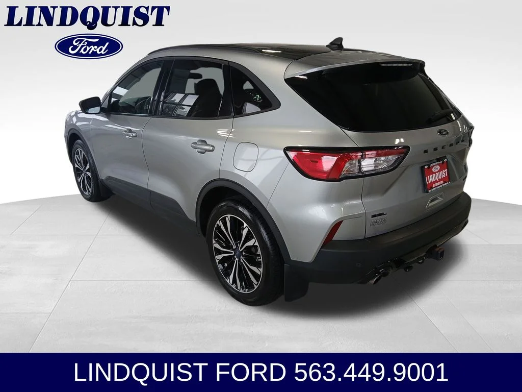 Used 2022 Silver Metallic Ford SEL image 3