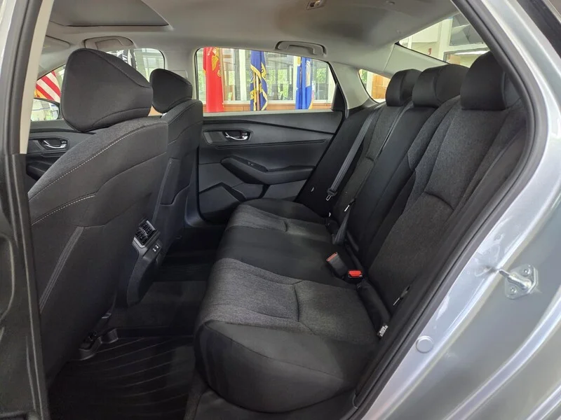 New 2026 Solar Silver Metallic Honda SE CVT image 8
