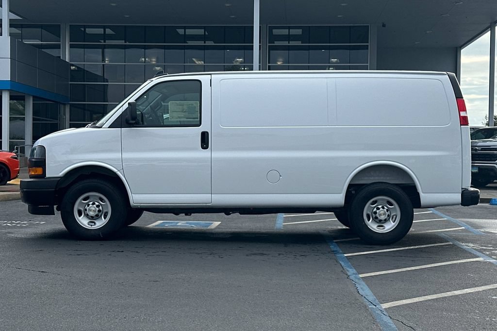 2025 Chevrolet Express Cargo Work Van - Photo 6