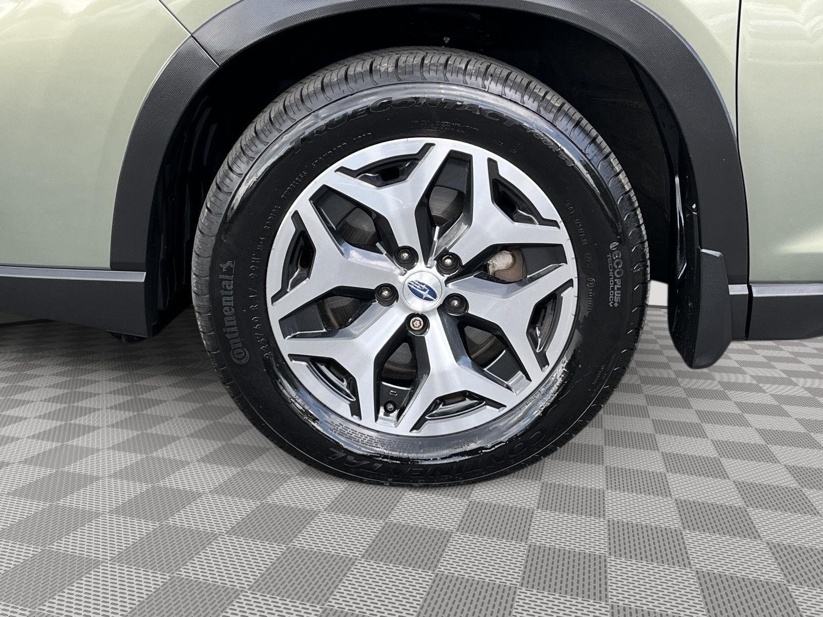 Used 2019 Jasper Green Metallic Subaru Premium image 9