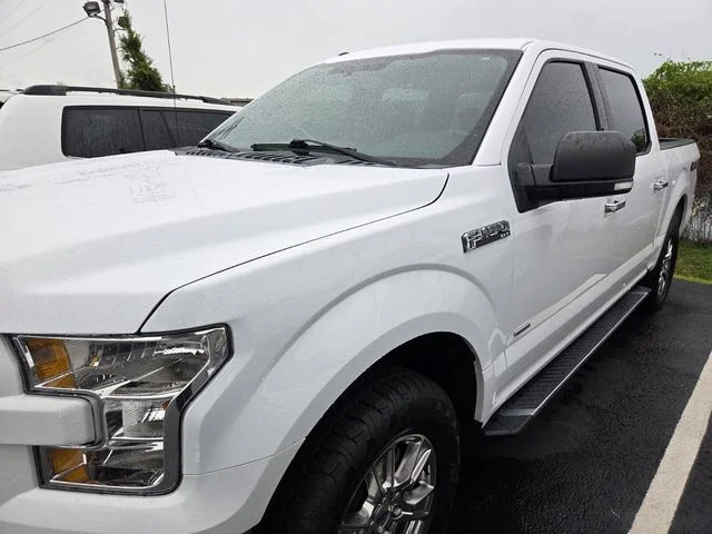 Used 2017 White Ford XLT image 5