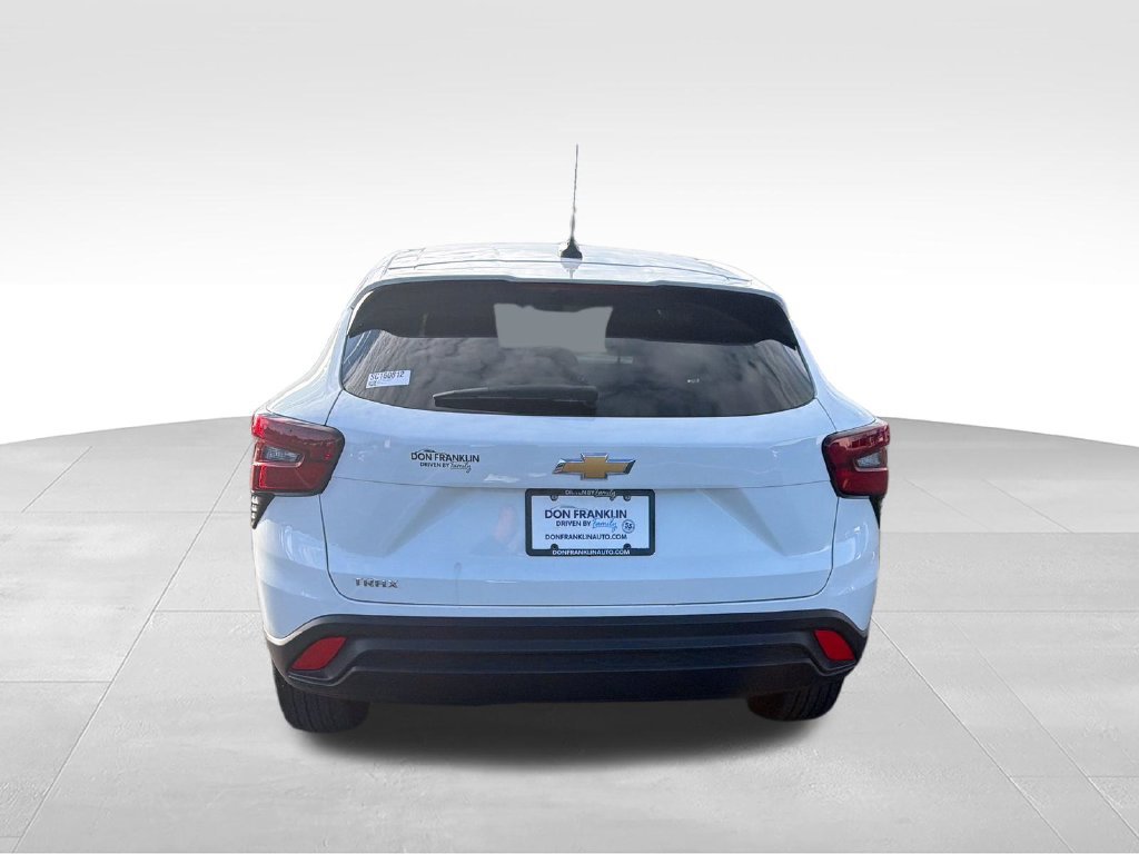 Used 2025 White Chevrolet LS image 4