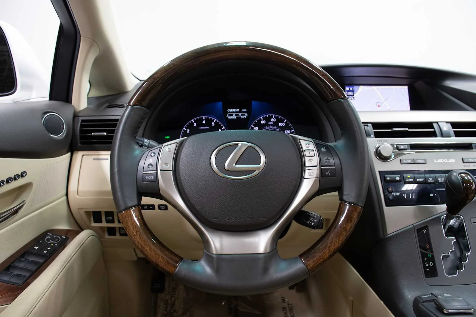 Used 2015 Starfire Pearl Lexus  image 18