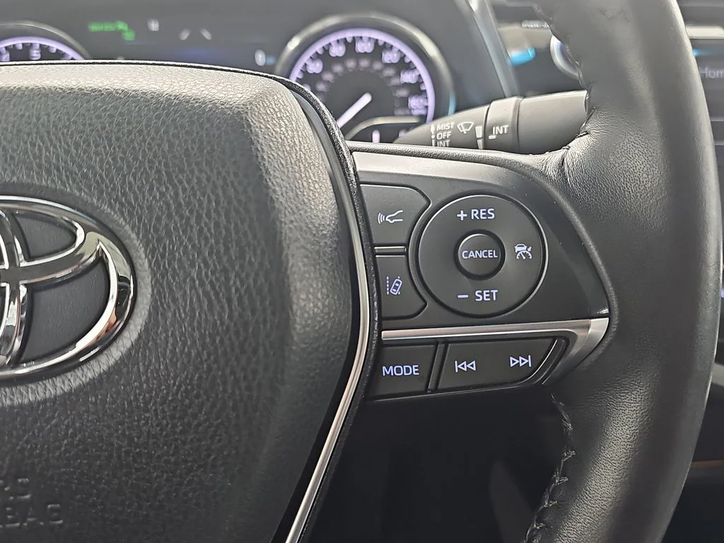 Used 2018 Brown Toyota XLE image 20