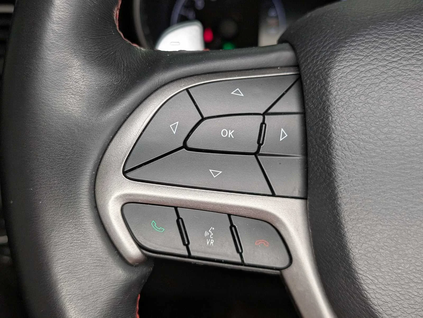 Used 2019 Granite Crystal Metallic Clearcoat Jeep Trailhawk image 36