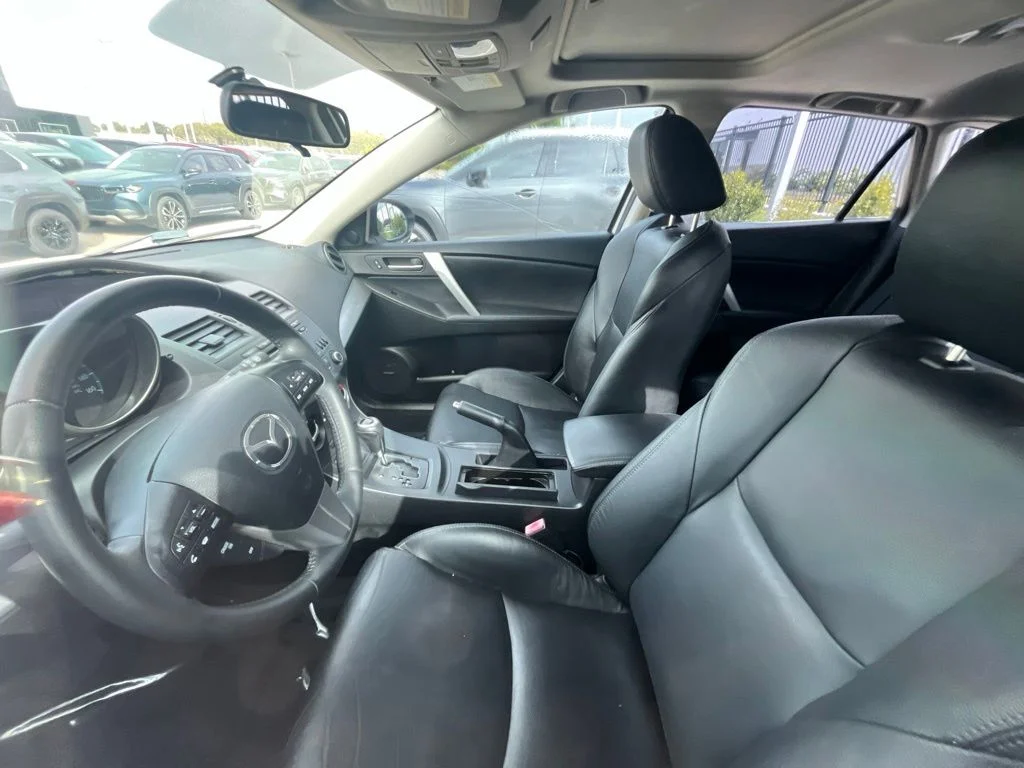 Used 2012 White Mazda i Grand Touring image 5