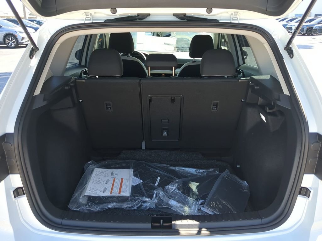 New 2026 White Volkswagen 1.5T S image 9
