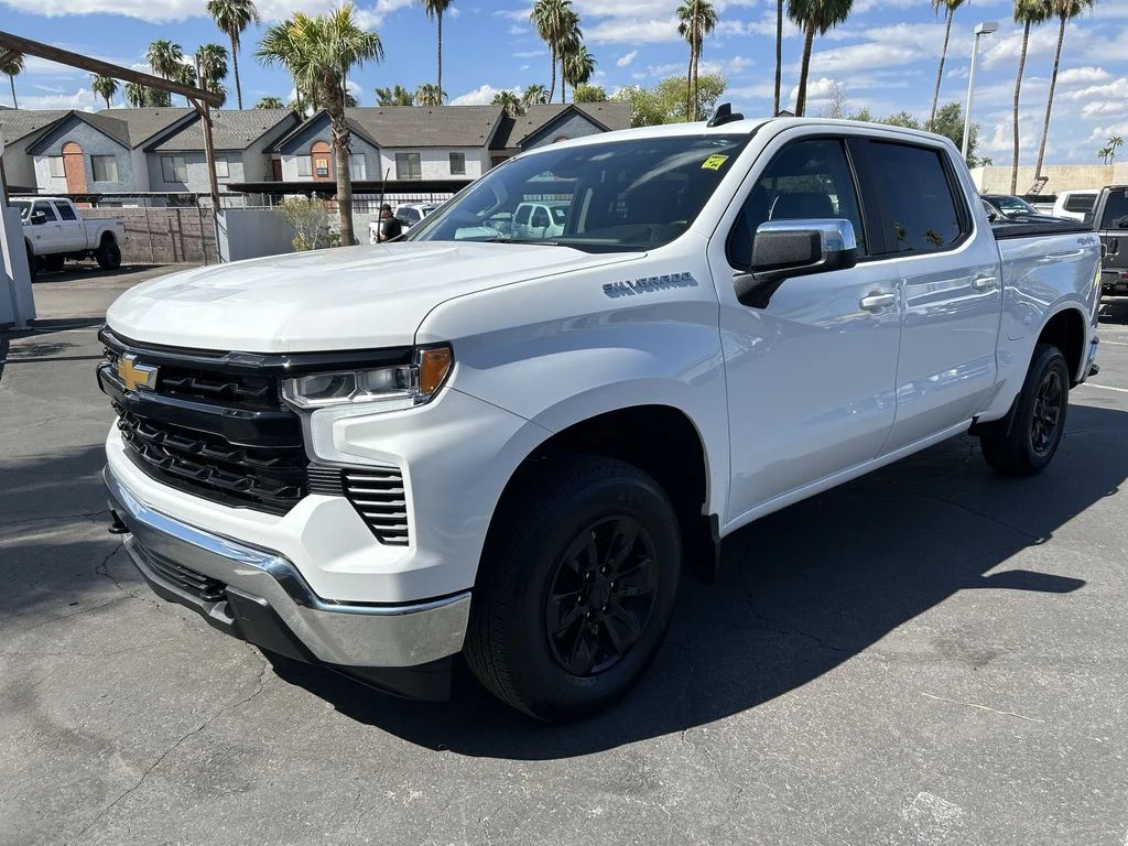 Used 2024 White Chevrolet LT image 3