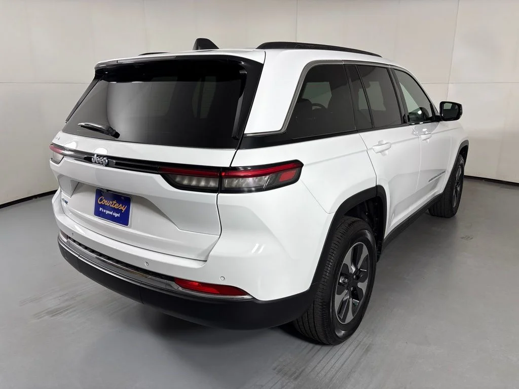 Used 2024 White Jeep 4xe image 8