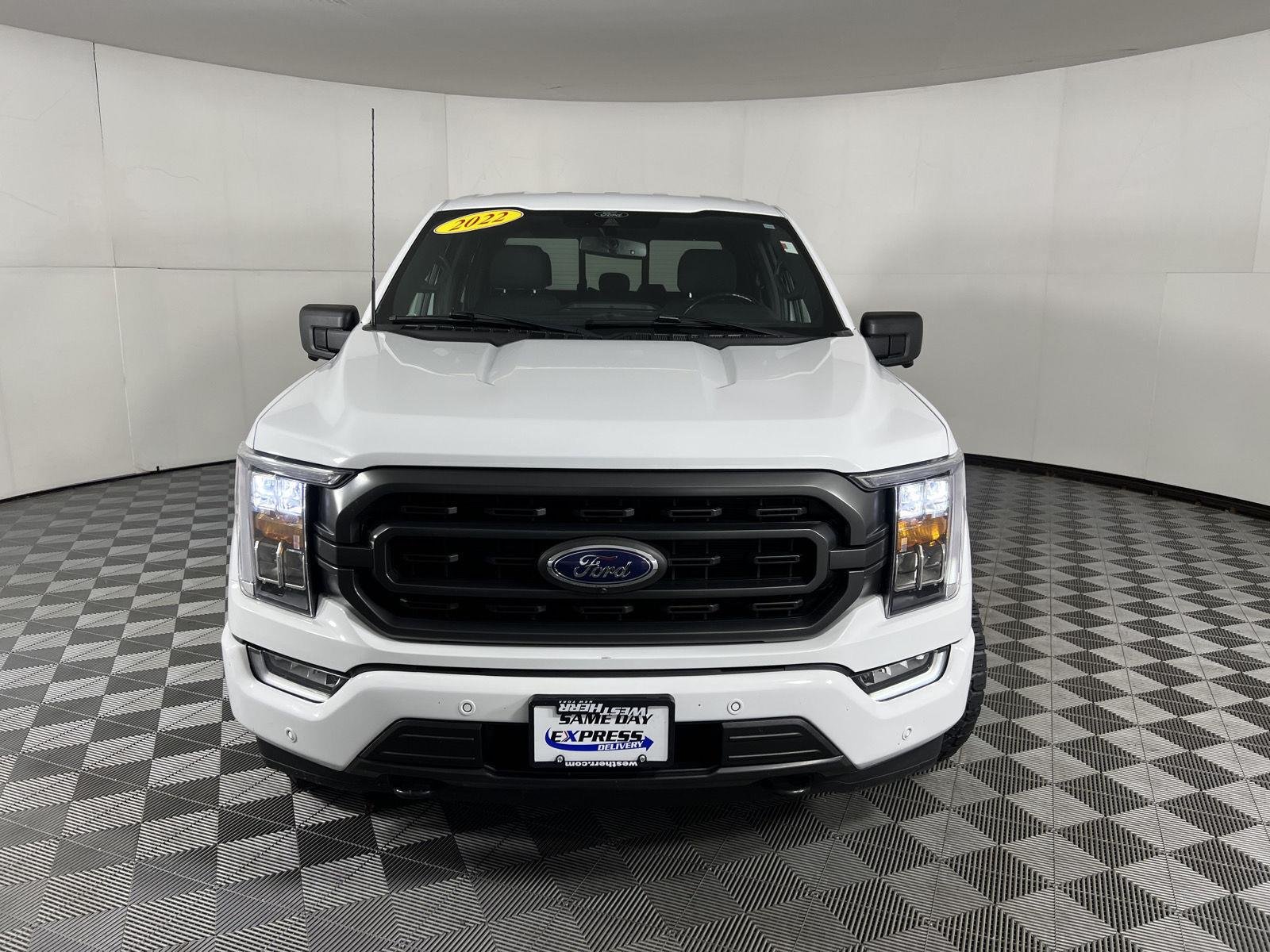 Used 2022 Oxford White Ford XLT image 2