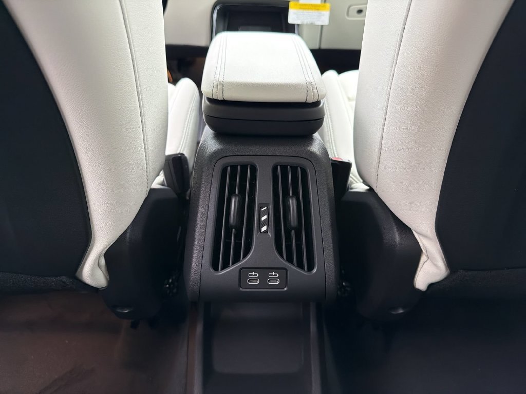New 2027 Alpine White BMW xDrive28i image 19