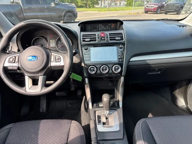 Used 2017 Silver Subaru 2.5i Premium image 10