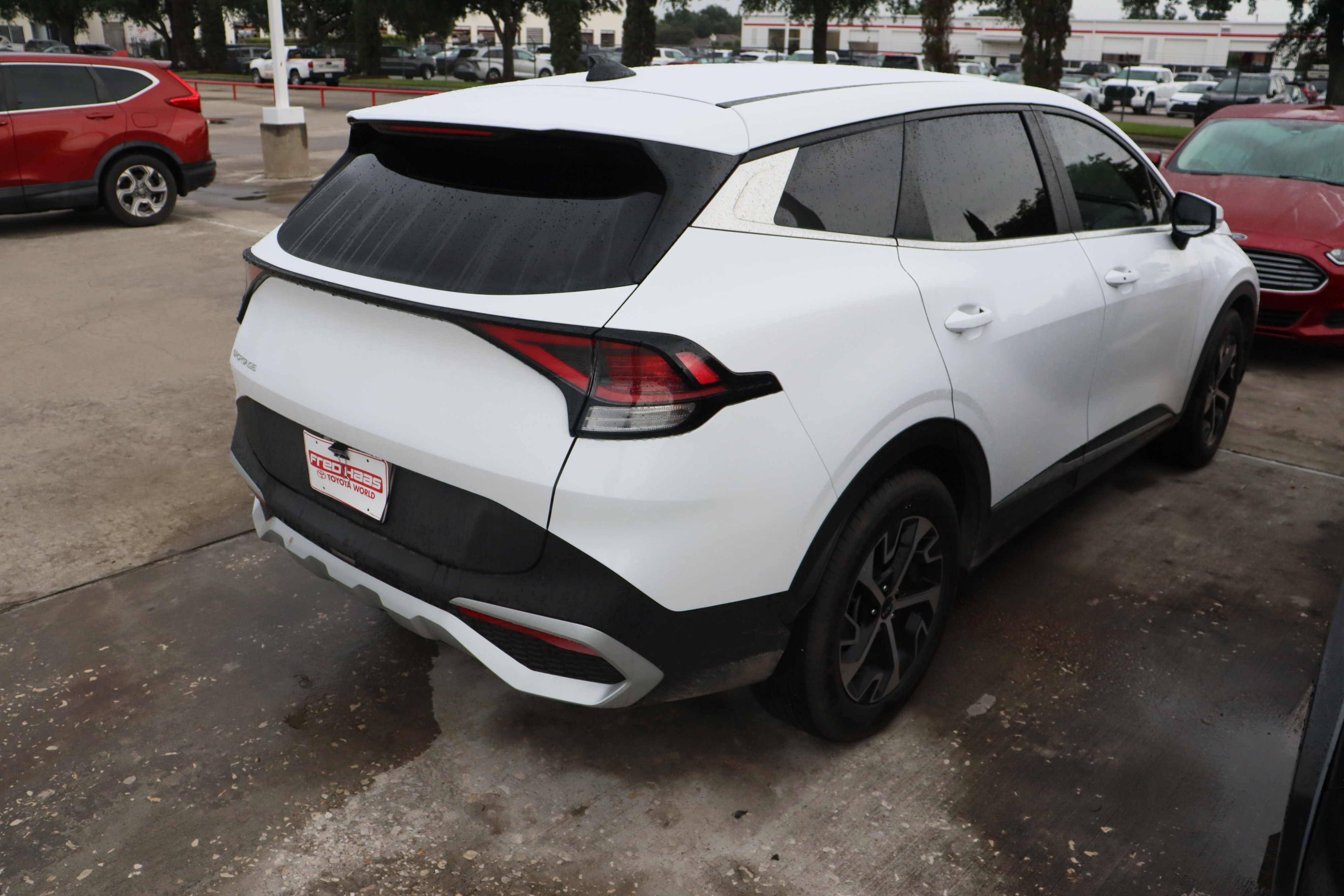 Used 2023 Glacial White Pearl Kia EX image 9