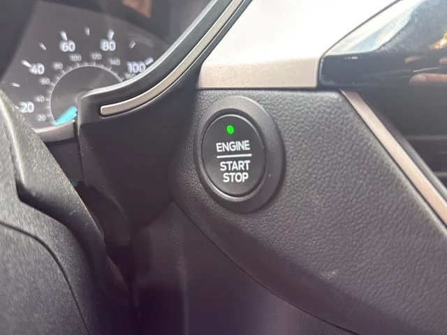 Used 2022 Gray Ford SEL image 13