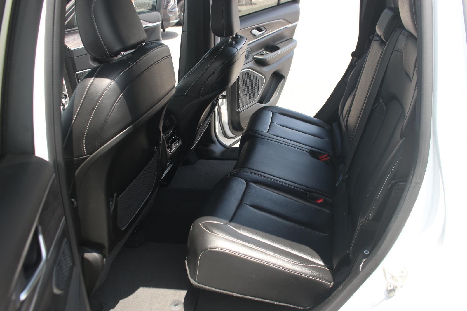 Used 2024 White Jeep 4x4 image 16