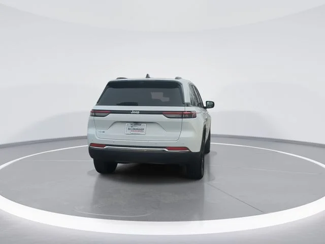 Used 2022 White Jeep 4xe image 7
