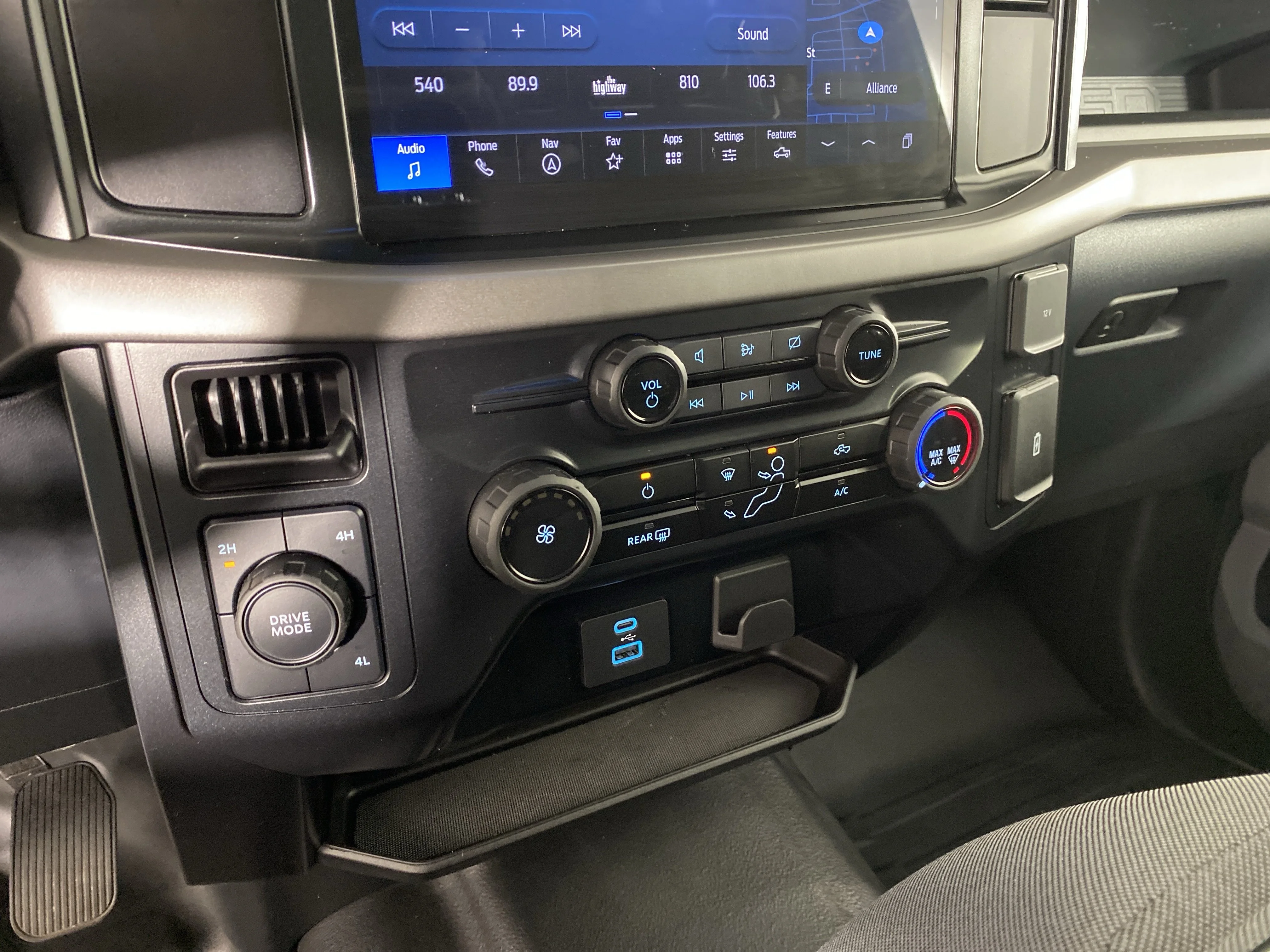 Used 2024 Black Metallic Ford XL image 28