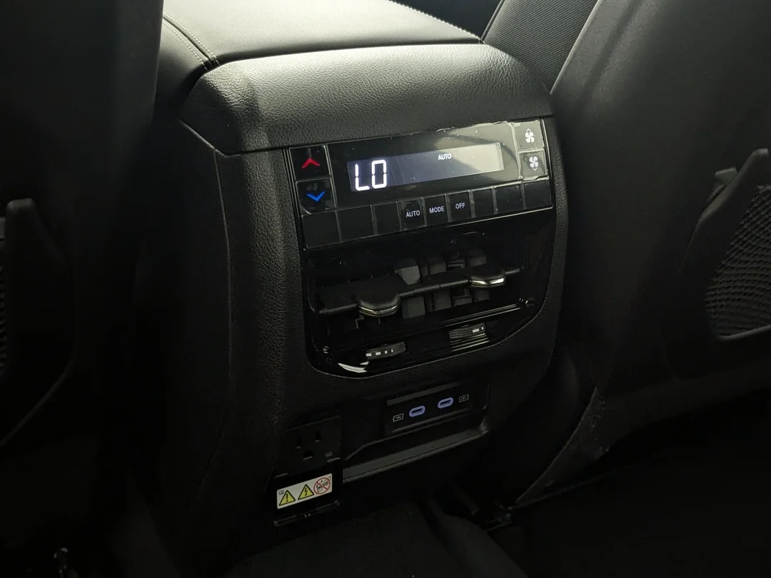 New 2026 Black Jeep Altitude - - 4x4 - 2.0L Turbo - Altitude Pkg - Power Sunroof & More! image 27