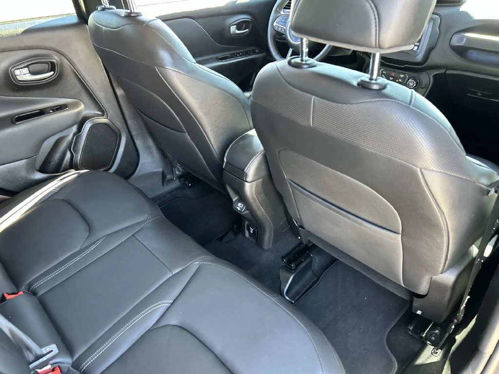 Used 2020 Gray Jeep Limited image 22