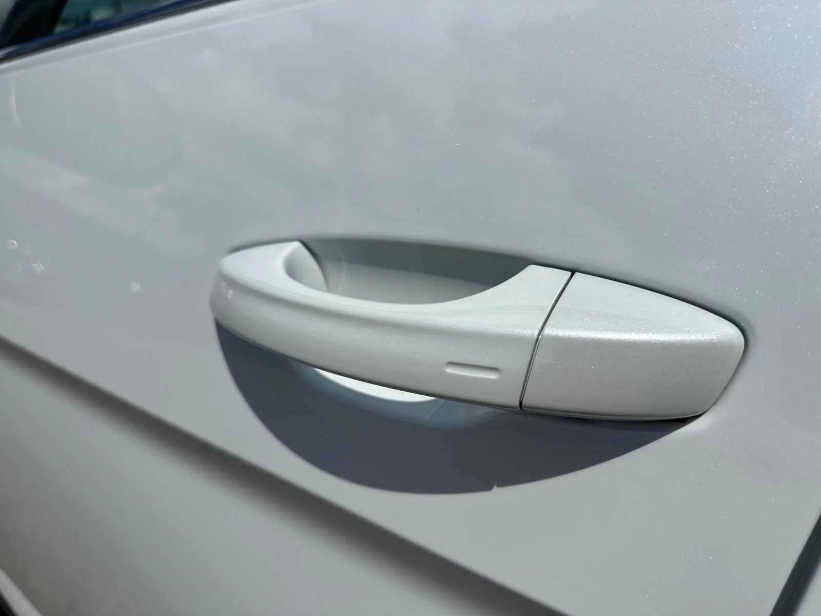 Used 2023 White Volkswagen SEL image 10
